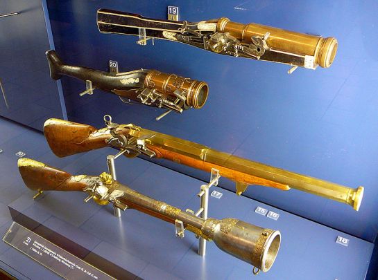 German grenade rifles from the 16th century (wheellock) and 18th century (flintlock) in the Bayerisches Nationalmuseum, München