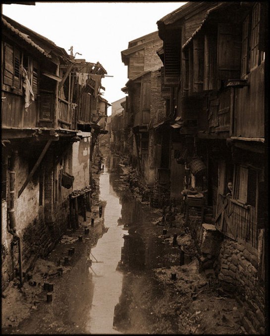 china-old-photo-canalInterior Canal, Canton, China [c1917-1919] Sidney D. Gamble